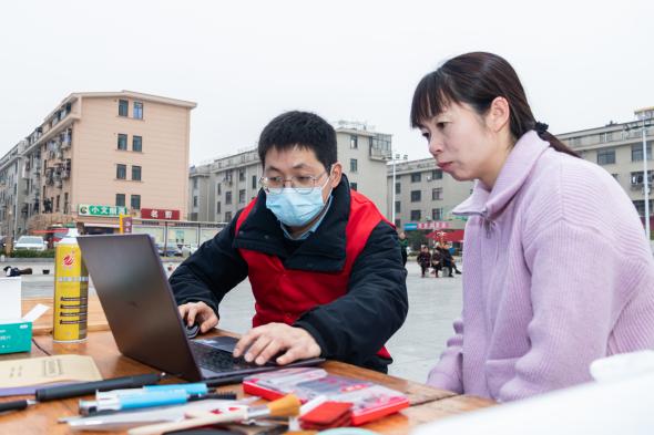 电脑医院进社区，爱心公益暖人心