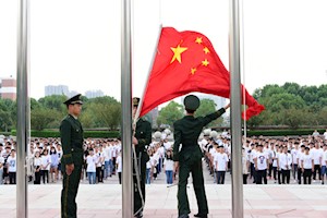 庆祝建国68周年 喜迎党的十九大