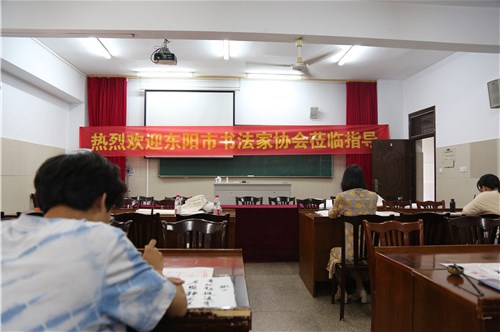 艺术设计学院邀请书画大师来院开展书画沙龙活动