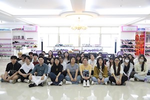 聚焦传统工艺设计：浙江广厦大学艺术设计学院师生赴东阳晴之缘制伞有限公司参访学习